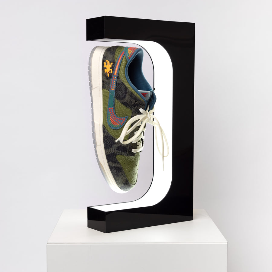 Minimalist Floating Shoe Display LED Lamp – Modern Style | Ozarke